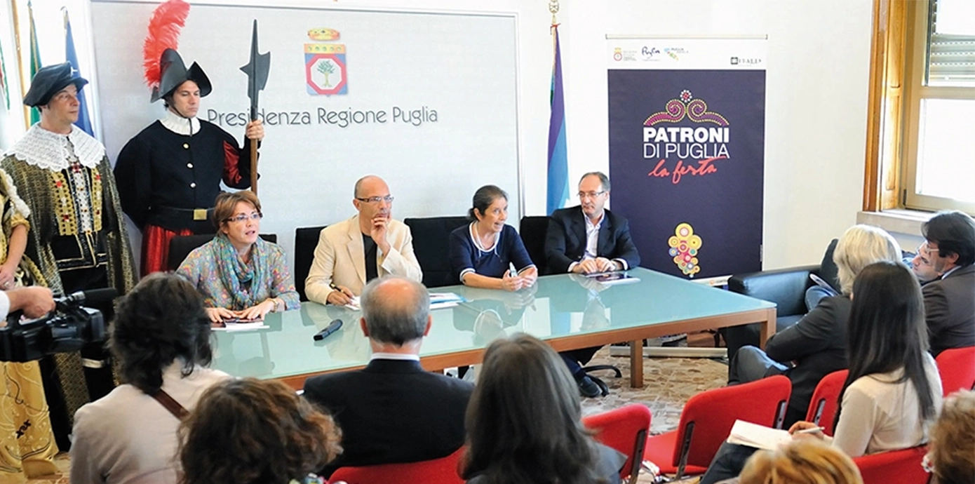 patroni-di-puglia-gaetano-armenio-conferenza-stampa-regione-puglia-bari-2012.webp